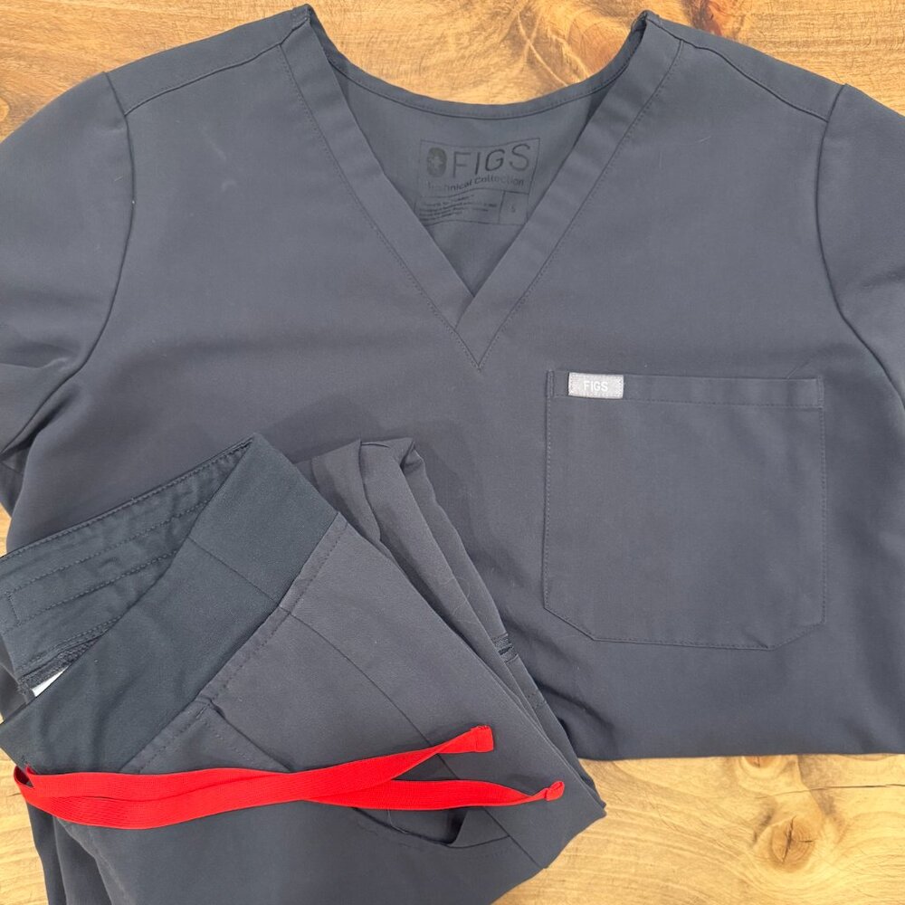 FIGS - Grey Catarina One-Pocket Scrub Top & Zamora Jogger Scrub Pants